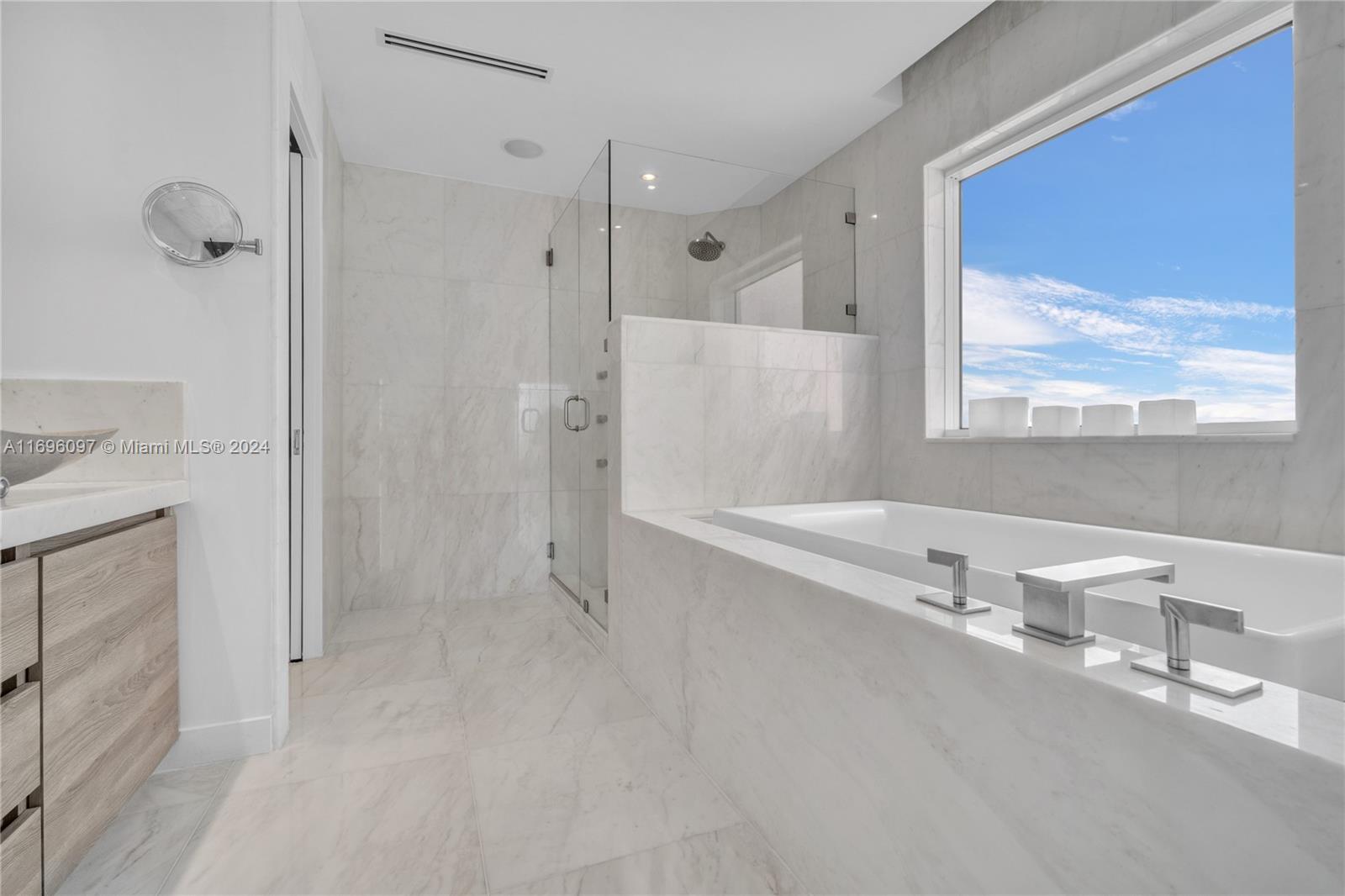 CLUB TOWER ONE CONDO - Residential