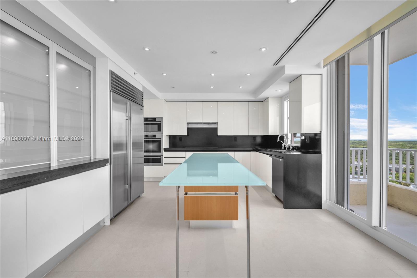 CLUB TOWER ONE CONDO - Residential