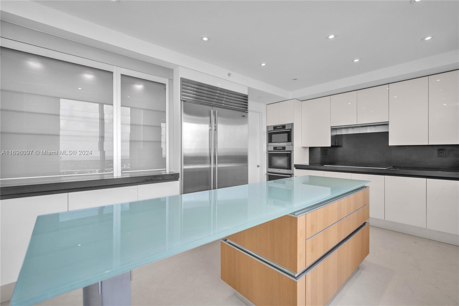 CLUB TOWER ONE CONDO - Residential