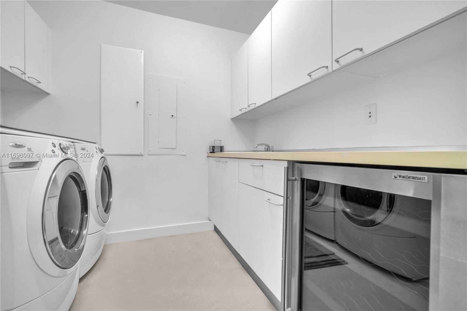 CLUB TOWER ONE CONDO - Residential