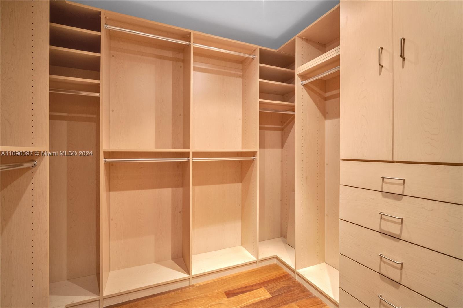 CLUB TOWER ONE CONDO - Residential