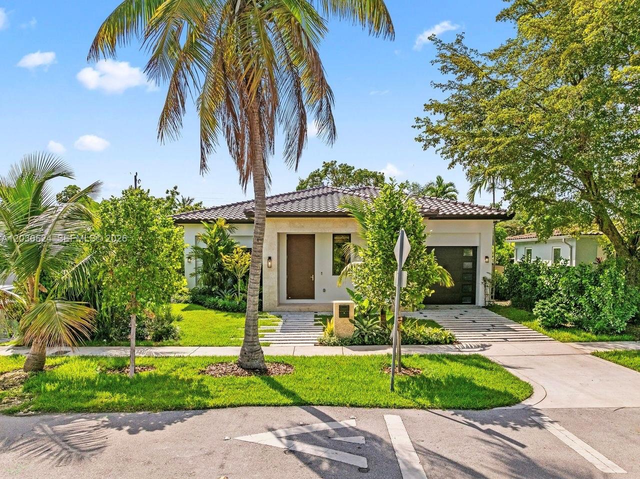 1910 SW 33rd Ave - Image 1