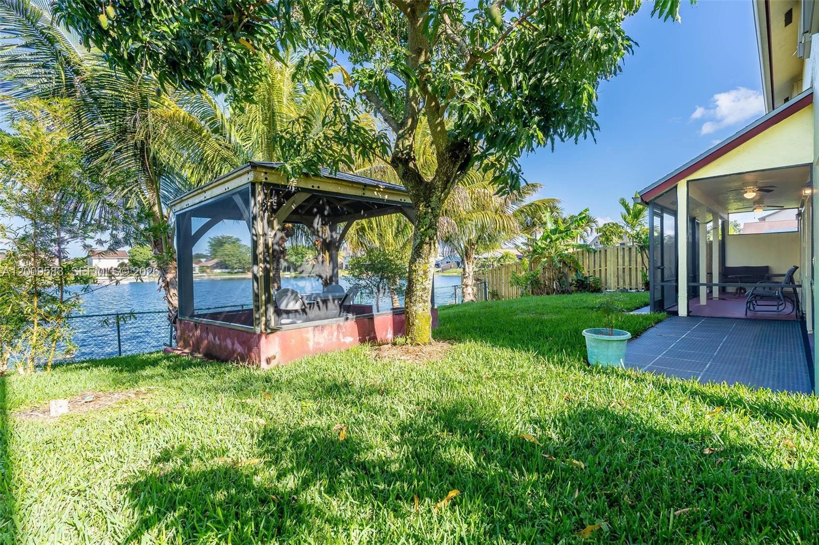 LAKESIDE SOUTH - Residential