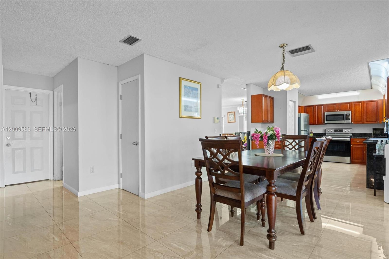 LAKESIDE SOUTH - Residential