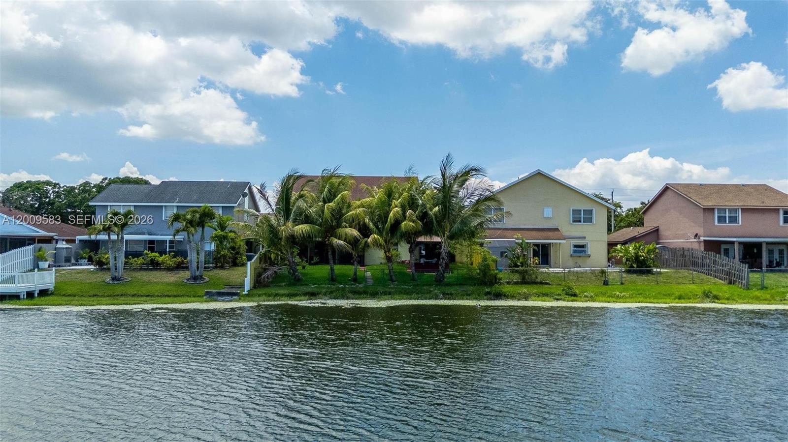 LAKESIDE SOUTH - Residential