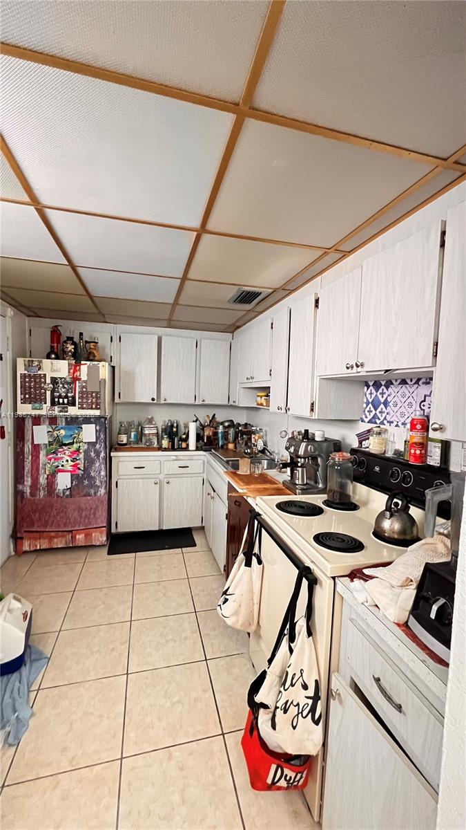 1750 JAMES APARTMENTS CON - Residential Lease