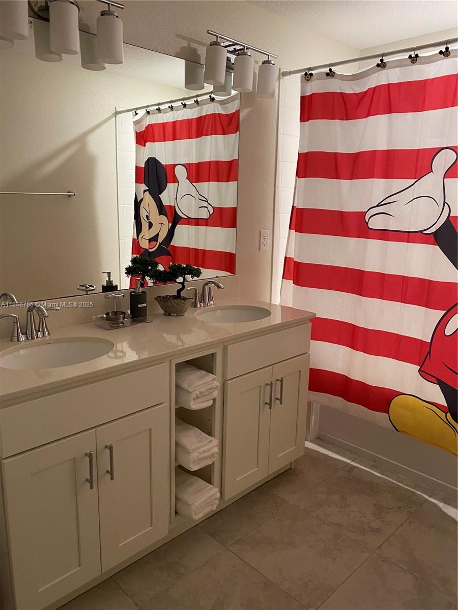 STOREY LAKE - Residential