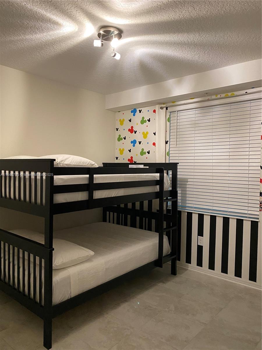 STOREY LAKE - Residential