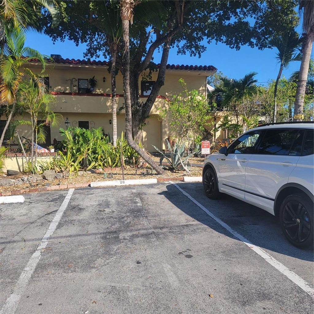 Photo of 2300 NE 6th Ave, Wilton Manors, FL 33305 (MLS # A11971258)