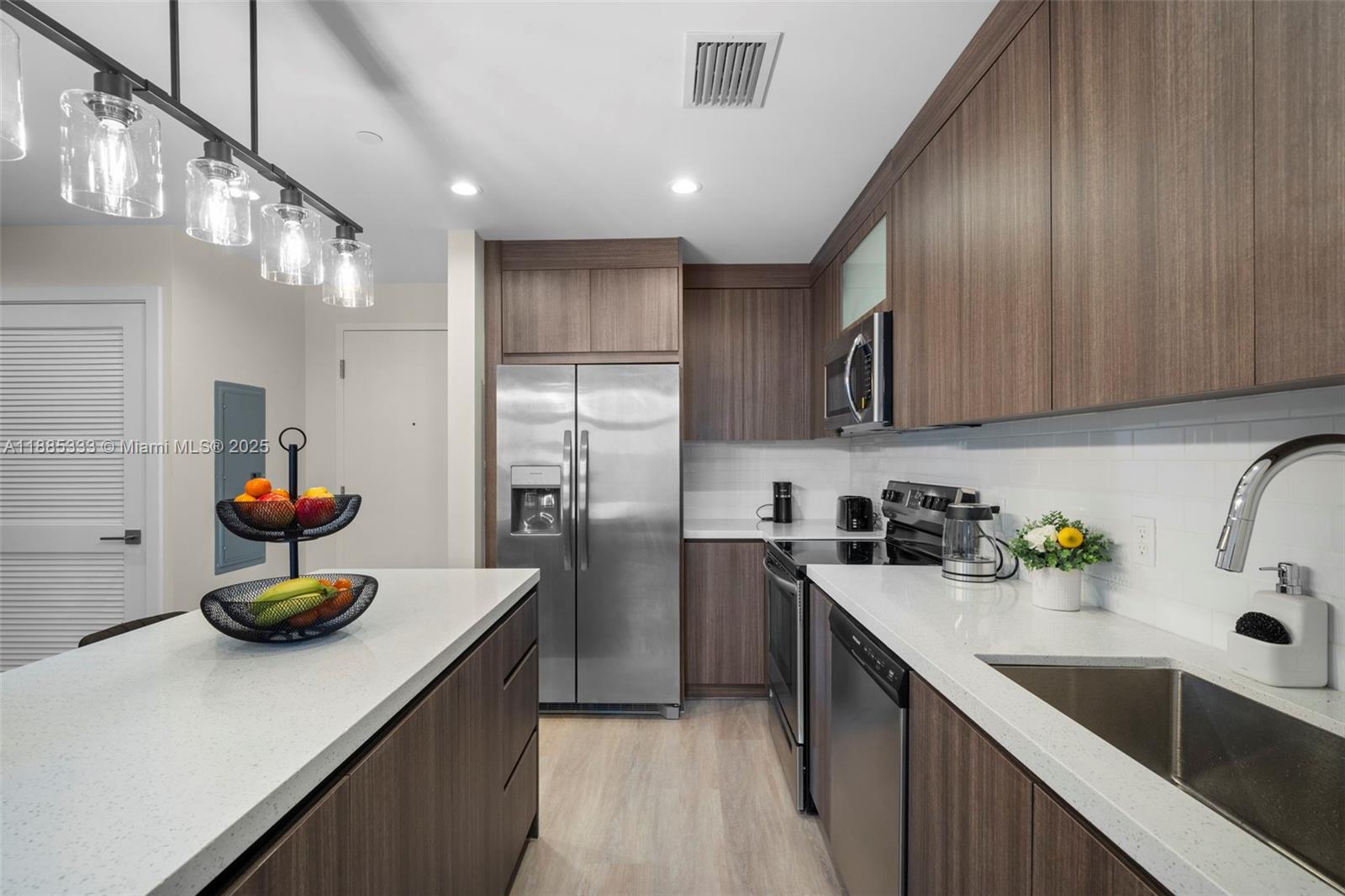 1938 Jackson St 306