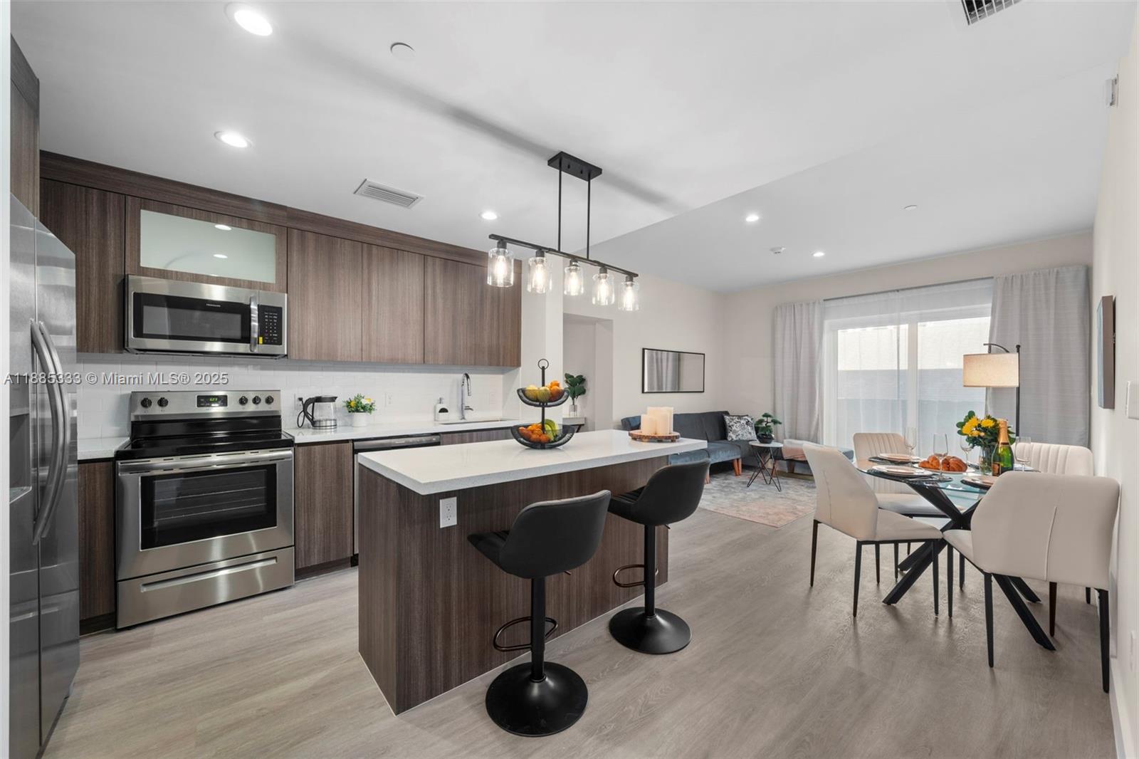 1938 Jackson St 306