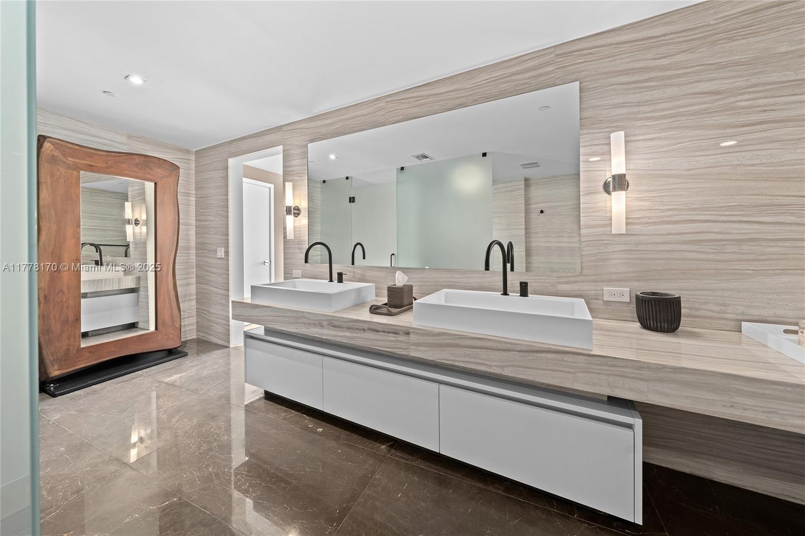 AUBERGE BEACH RESIDENCES - Residential