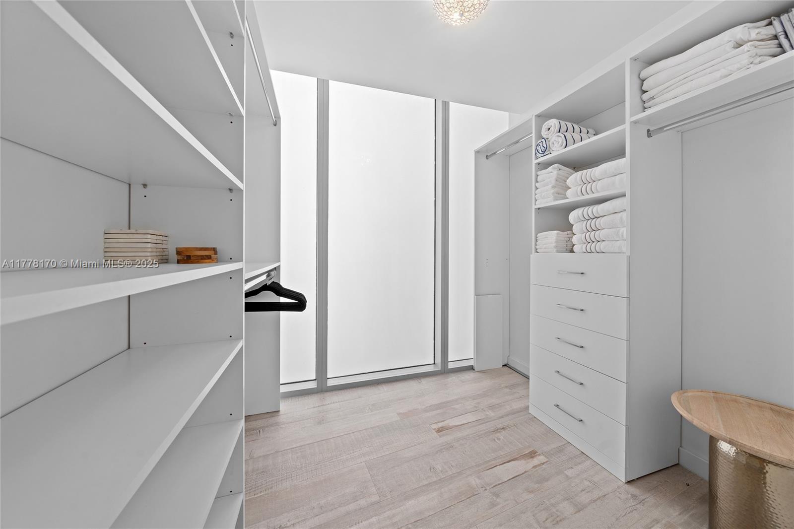 AUBERGE BEACH RESIDENCES - Residential