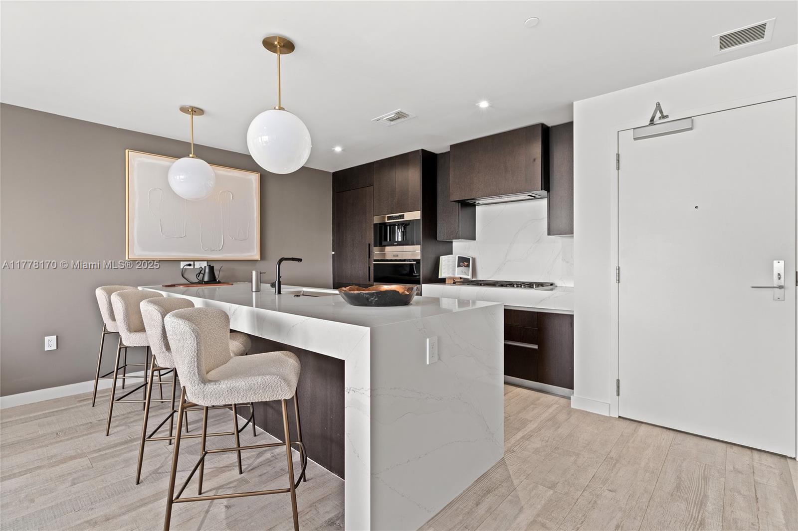 AUBERGE BEACH RESIDENCES - Residential