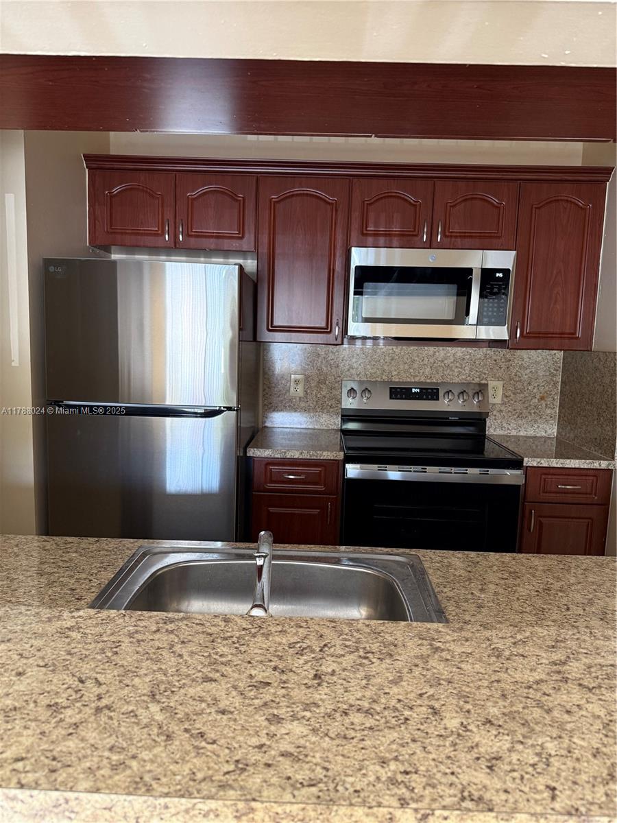 10521 Sw 158th Ct 203, Miami, Broward County, Florida - 2 Bedrooms  
2 Bathrooms - 