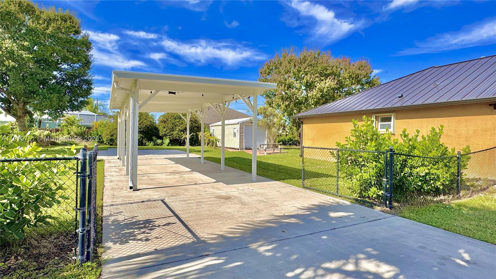 PORT ST LUCIE SECTION 33 - Residential