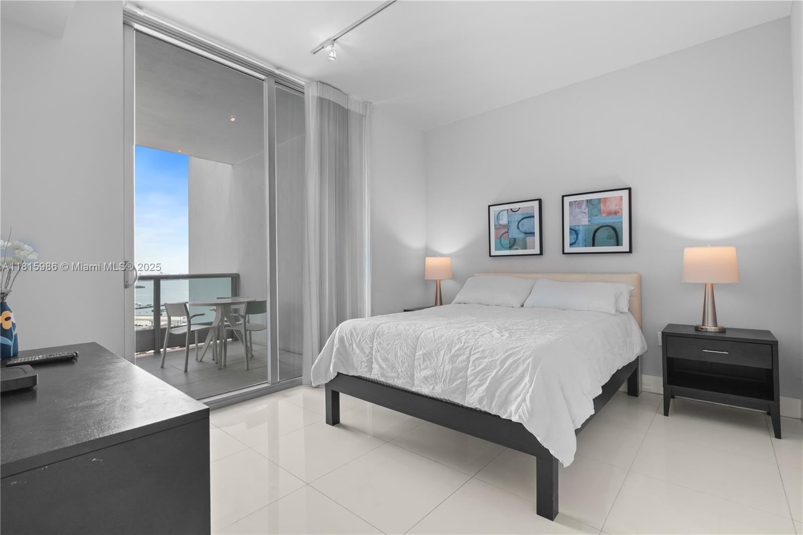 900 BISCAYNE BAY CONDO - Residential Lease
