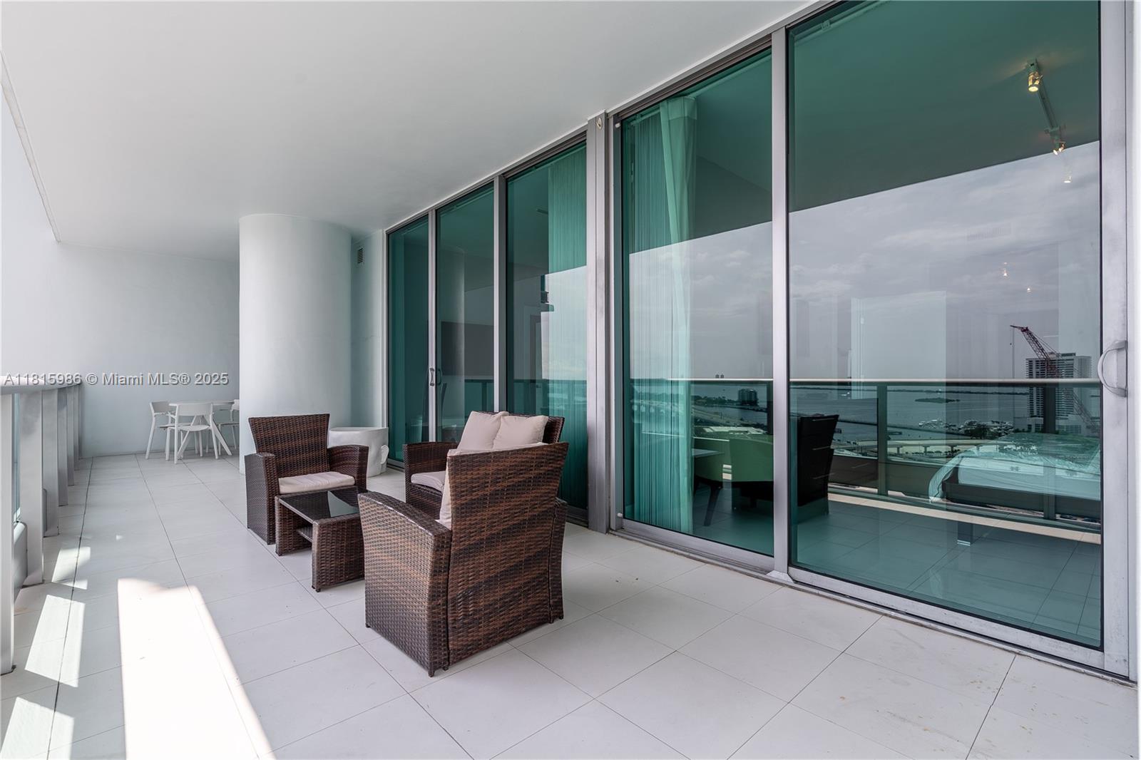900 BISCAYNE BAY CONDO - Residential Lease