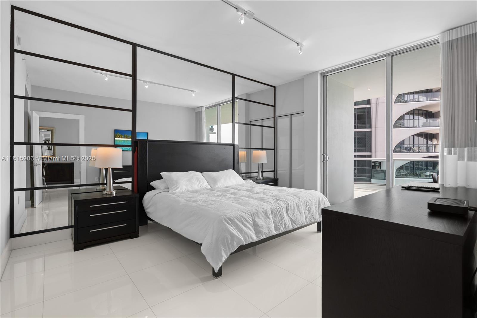 900 BISCAYNE BAY CONDO - Residential Lease