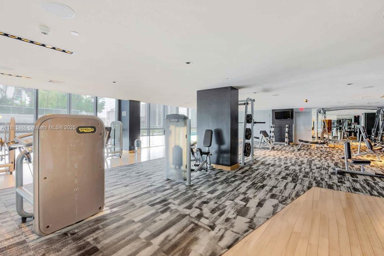 900 BISCAYNE BAY CONDO - Residential Lease