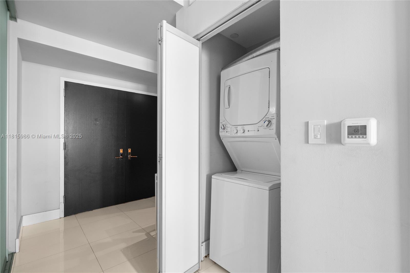 900 BISCAYNE BAY CONDO - Residential Lease