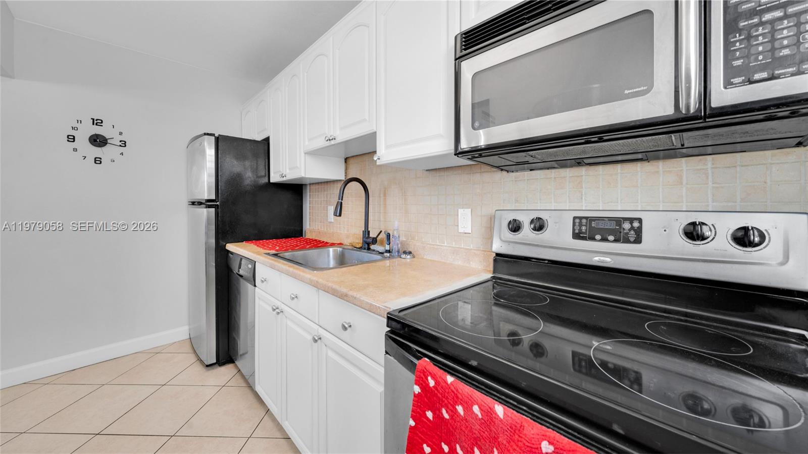 STAR PARADISE CONDO - Residential Lease