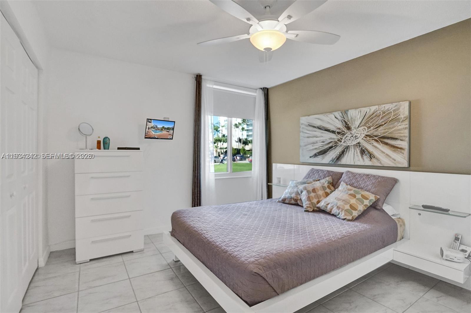 CARIBBEAN BREEZE CONDO - Residential