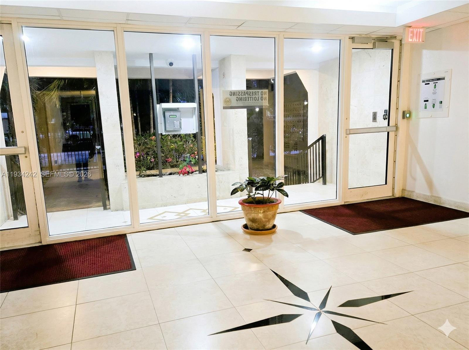 CARIBBEAN BREEZE CONDO - Residential
