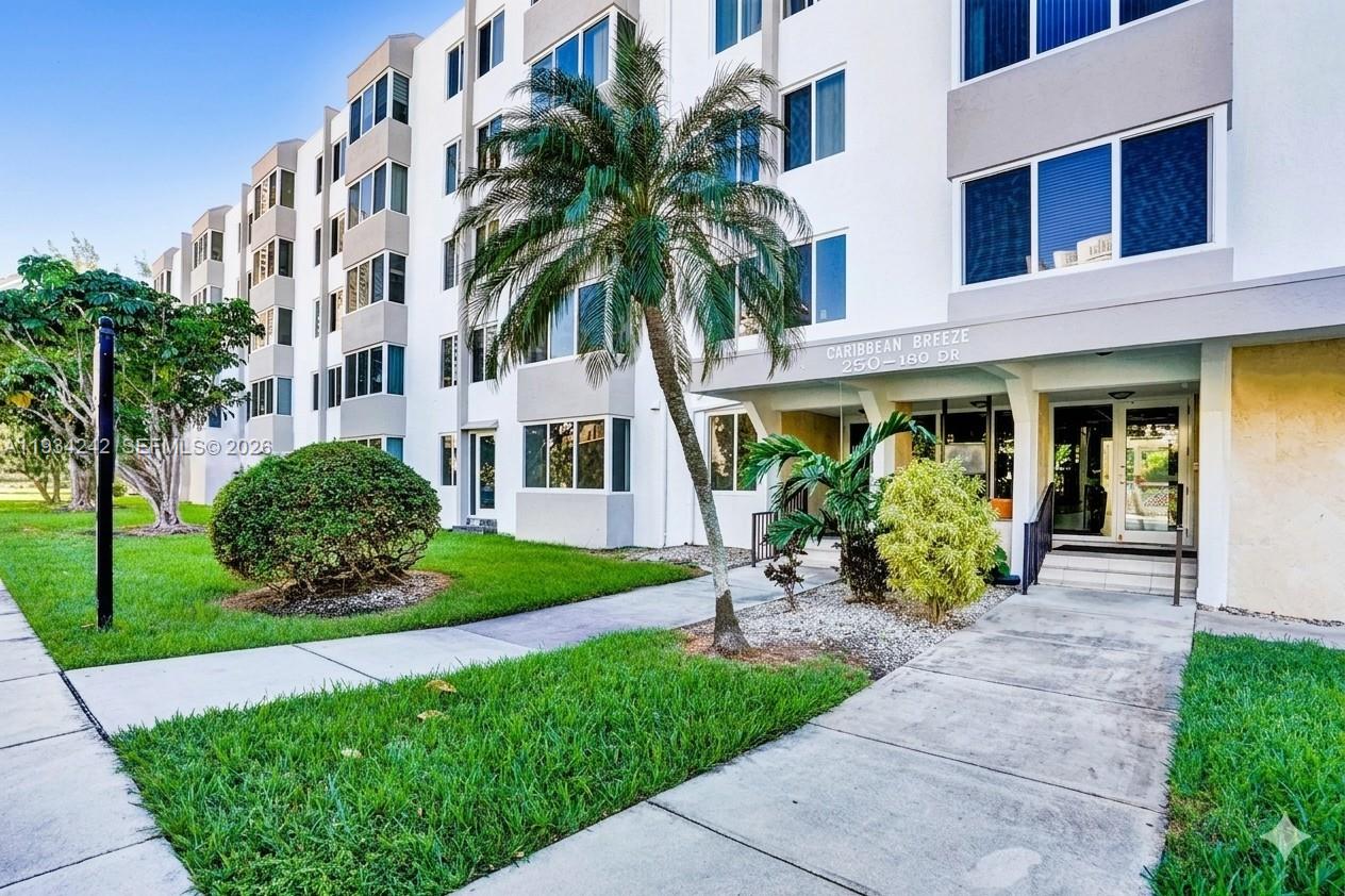 CARIBBEAN BREEZE CONDO - Residential