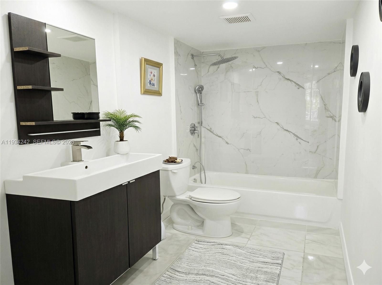 CARIBBEAN BREEZE CONDO - Residential