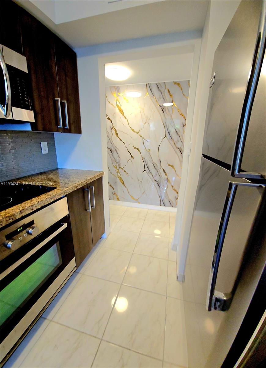 CARIBBEAN BREEZE CONDO - Residential