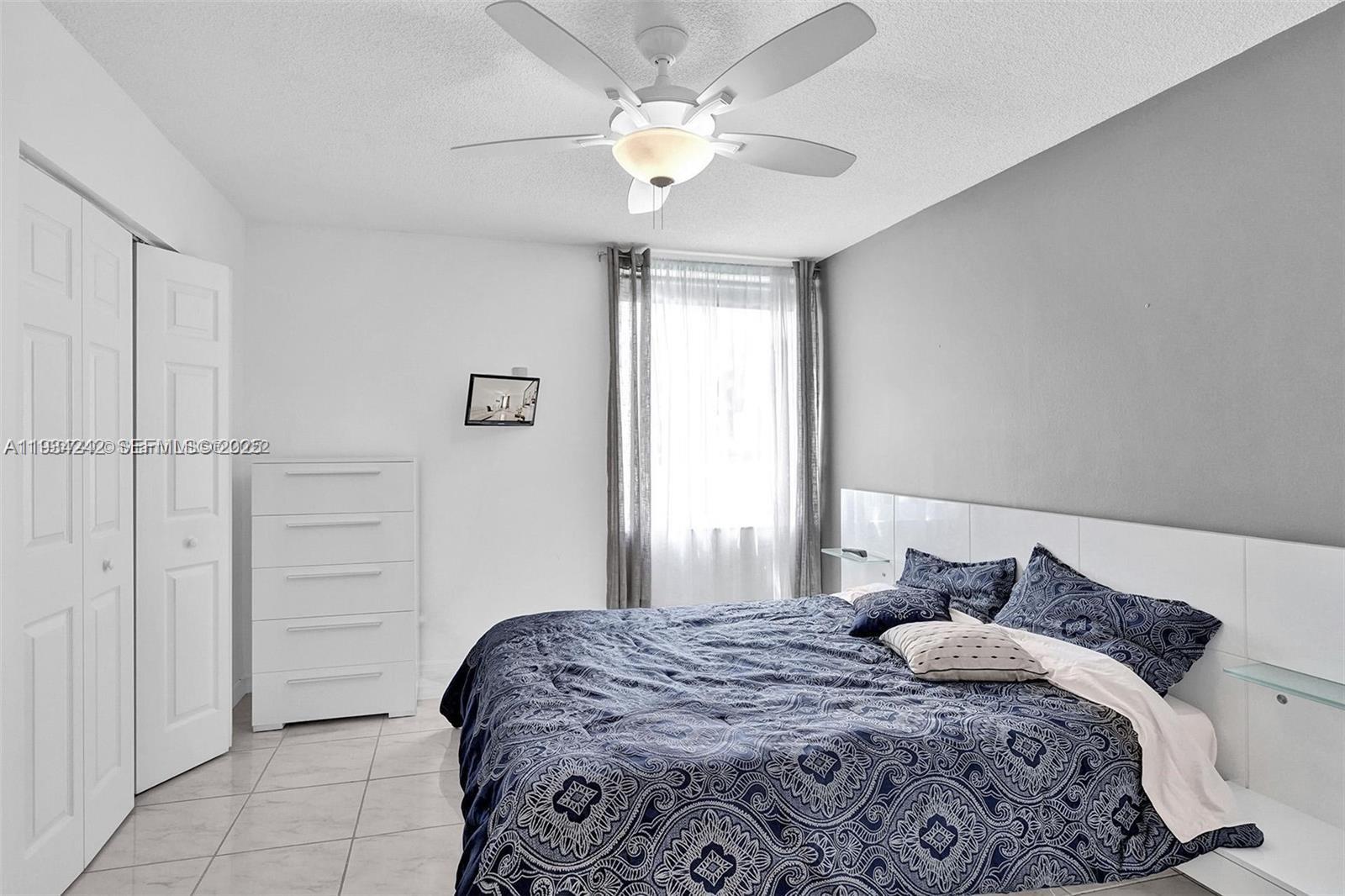 CARIBBEAN BREEZE CONDO - Residential