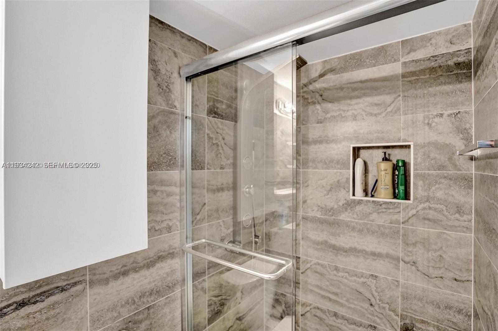 CARIBBEAN BREEZE CONDO - Residential