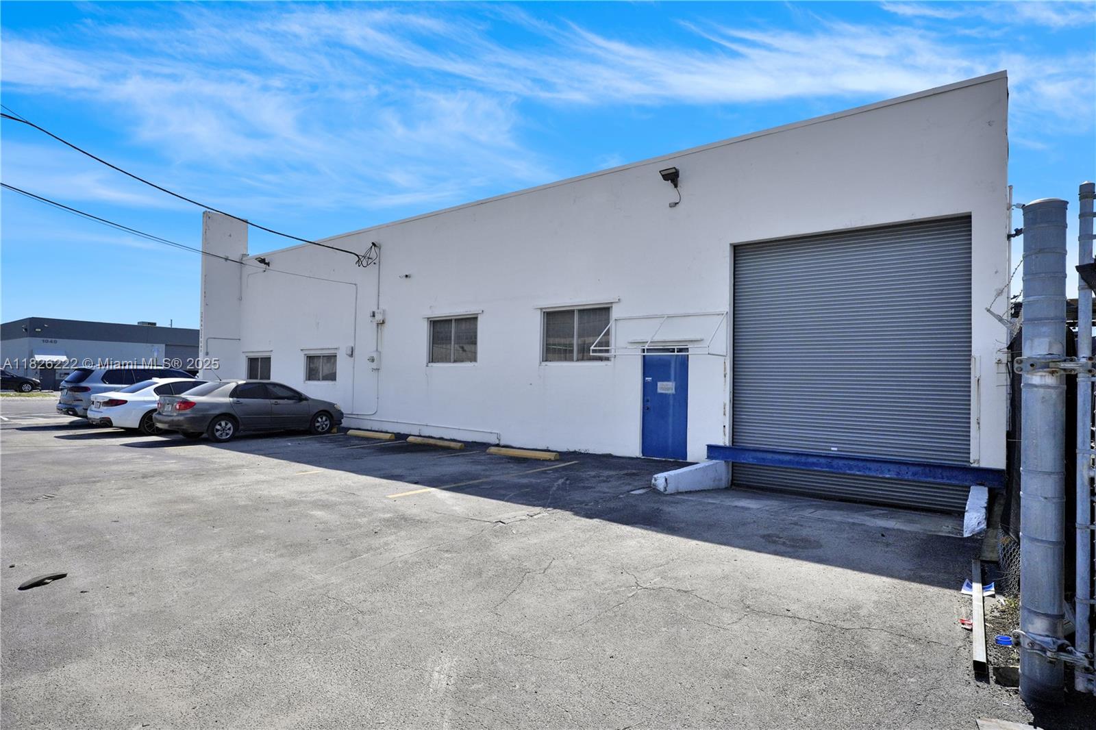 300 E 10th Ct