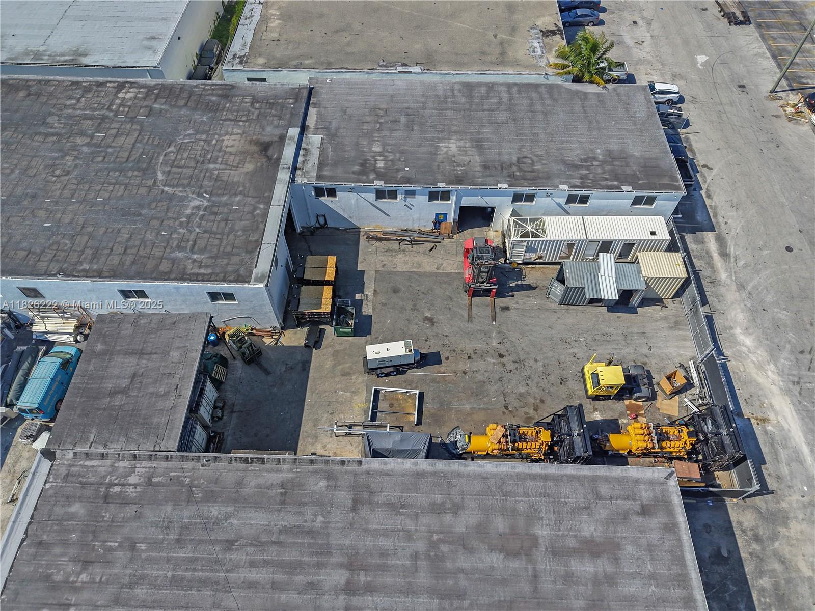 300 E 10th Ct