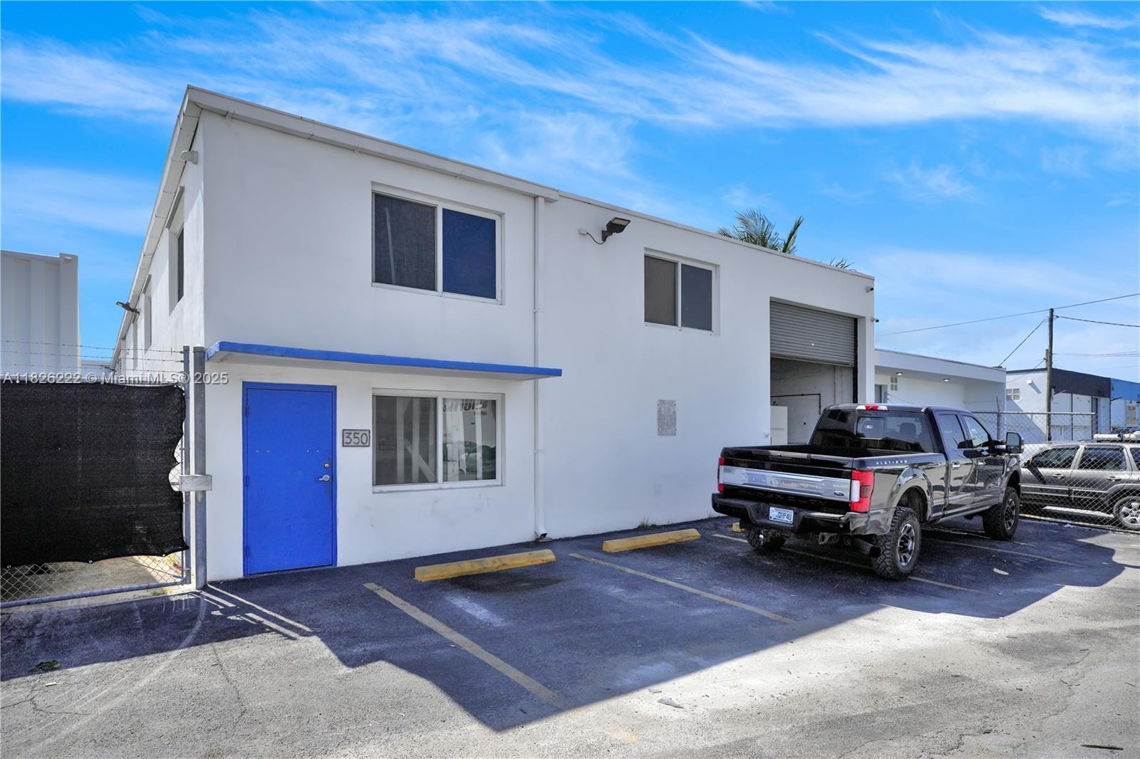 300 E 10th Ct