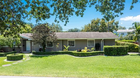 Photo of 6760 SW 62nd Ter, South Miami, FL 33143 (MLS # A12029112)
