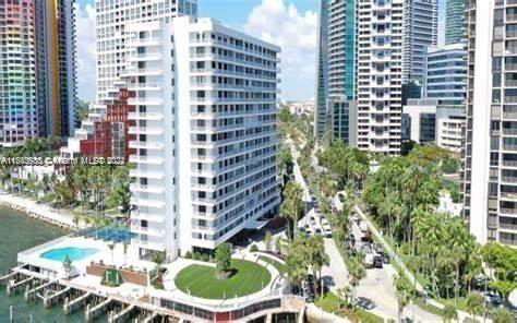 Charming and remodeled 1 bed, 1 bath in Brickell apartment with beautiful bay views. This unit has washer and dryer inside the unit. Enjoy a cosy atmosphere in a building offering boat slips, tennis courts , pool and gym facilities .