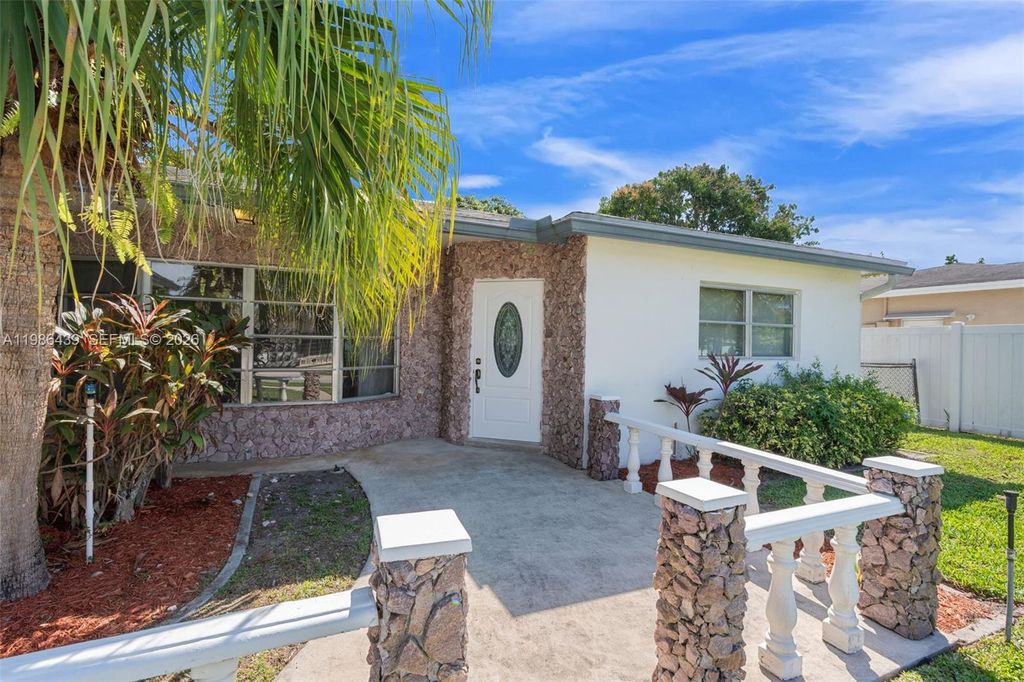 Photo of 815 SW 50th Ter, Margate, FL 33068 (MLS # A11986439)