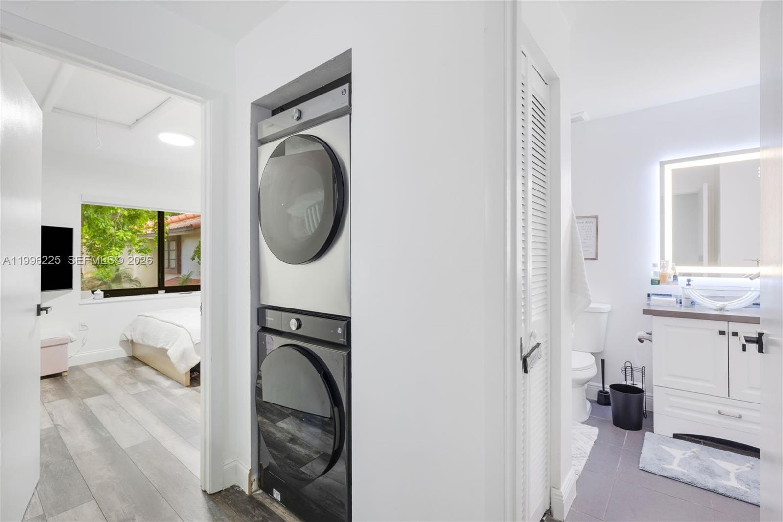 LOVINS TOWNHOUSES CONDO - Residential