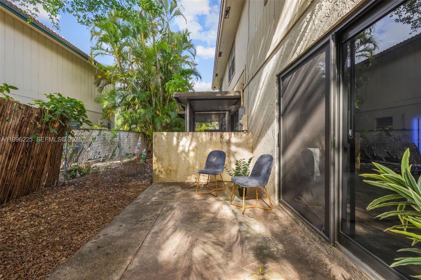 LOVINS TOWNHOUSES CONDO - Residential