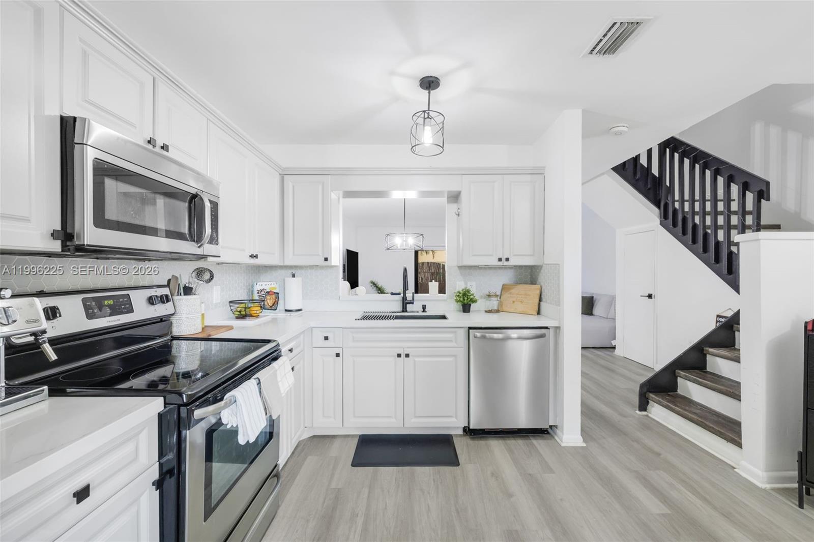 LOVINS TOWNHOUSES CONDO - Residential