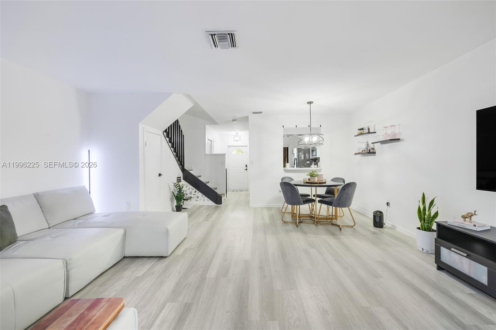 LOVINS TOWNHOUSES CONDO - Residential