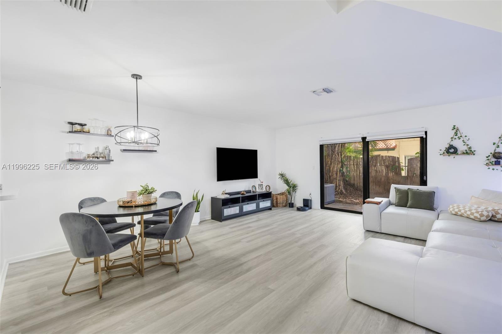 LOVINS TOWNHOUSES CONDO - Residential