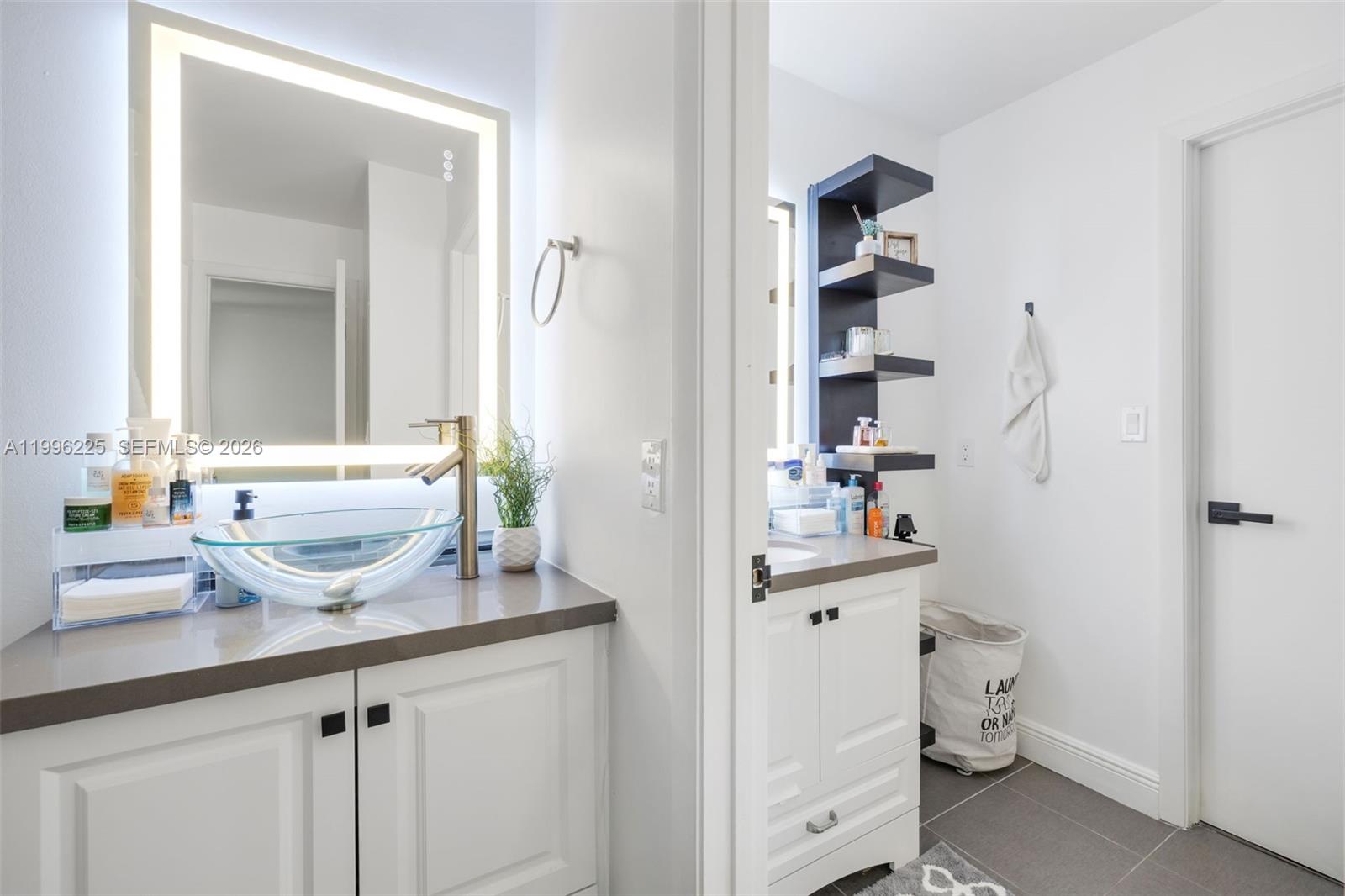 LOVINS TOWNHOUSES CONDO - Residential