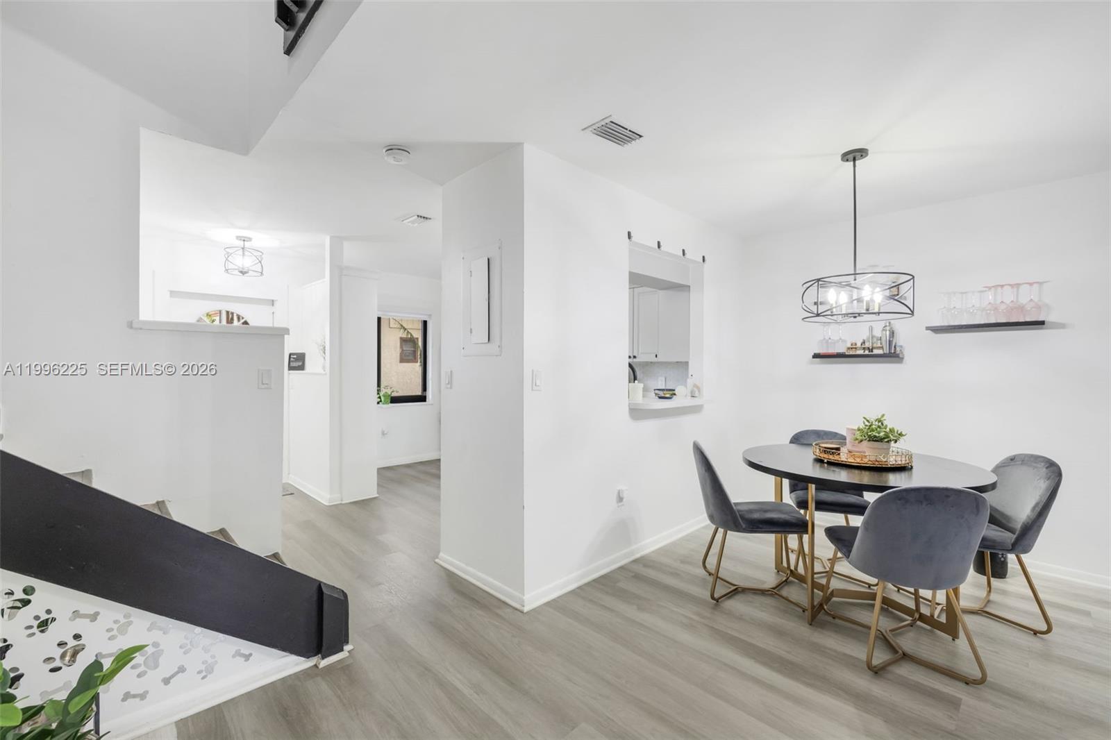 LOVINS TOWNHOUSES CONDO - Residential