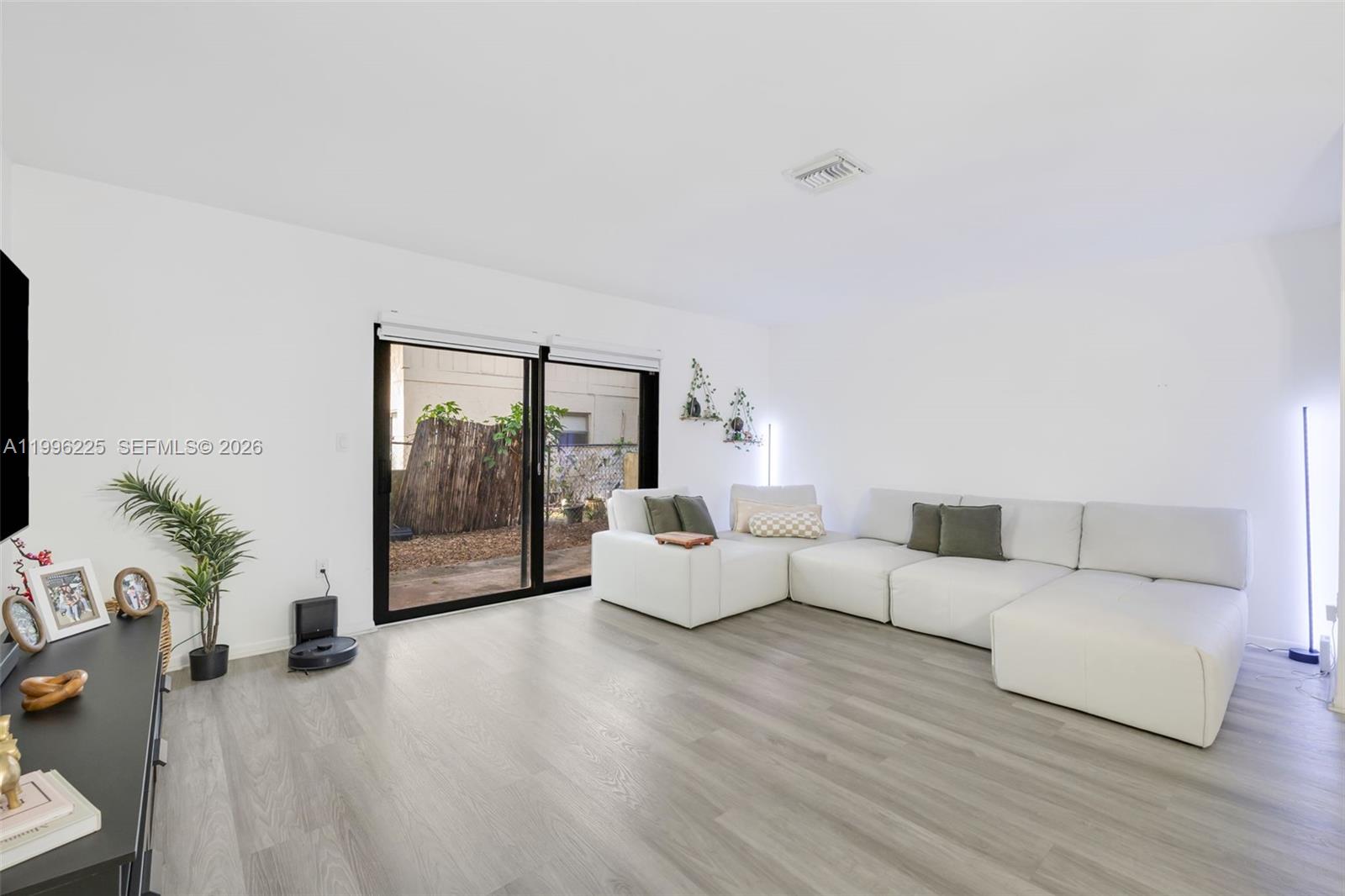 LOVINS TOWNHOUSES CONDO - Residential