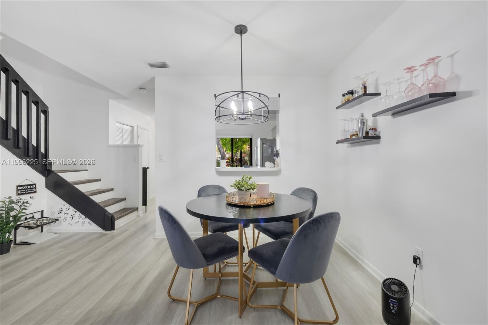 LOVINS TOWNHOUSES CONDO - Residential