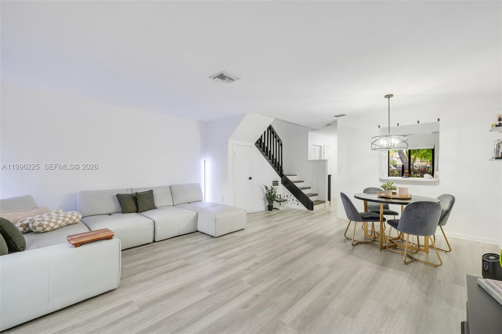 LOVINS TOWNHOUSES CONDO - Residential