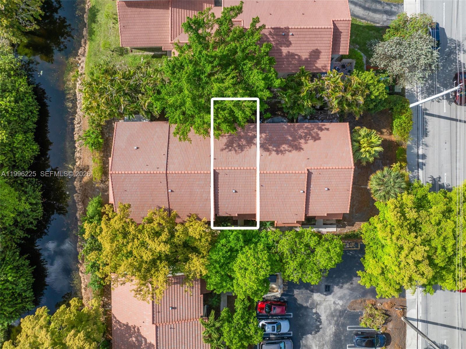 LOVINS TOWNHOUSES CONDO - Residential